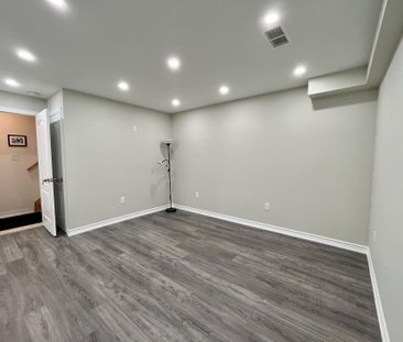 For Lease - 53 Matthewson Avenue, Bradford West Gwillimbury, Ontario - Photo 5