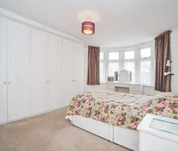 4 bedroom semi-detached bungalow to rent - Photo 6