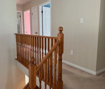 Detached Home For Lease | W9237250 - Photo 2
