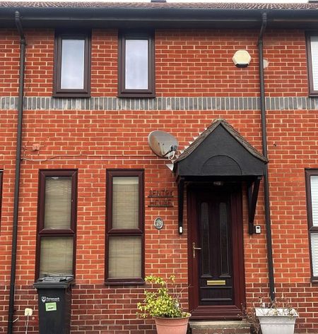 2 bedroom house to rent Armory Lane, Portsmouth, PO1 - Photo 3