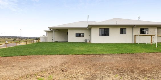 1/17 Aquila Drive, 4352, Meringandan West Qld - Photo 3