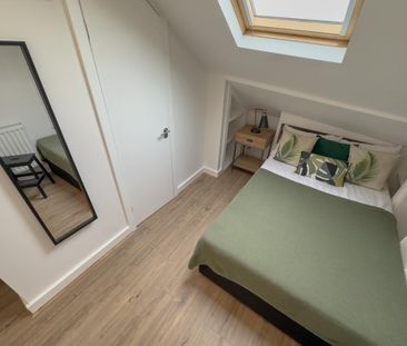 5 bedroom terraced house to rent - Photo 3