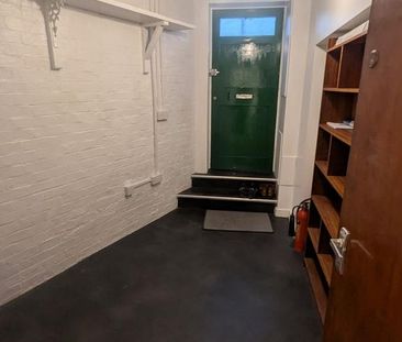 3 bedroom maisonette to rent - Photo 3