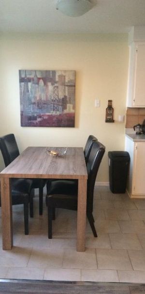 ** TRÈS GRAND 4 1/2 ** CHAUFFÉ INCLUS ** 1 er ÉTAGE ** AVEC BALCON ET PORTE PATIO +À VOIR+ 450-664-7578 - Photo 1