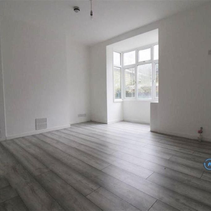 4 bedroom terraced house to rent - Photo 1