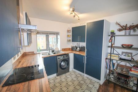 2 bedroom flat to rent - Photo 5