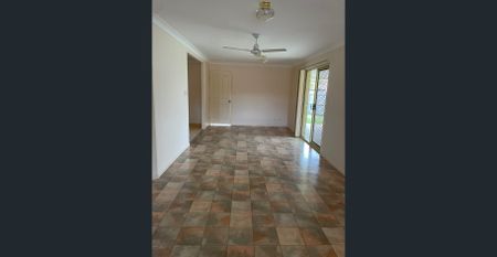 Great home in quiet street, solar hot water (avail 3.4.26). No inside pets - Photo 2