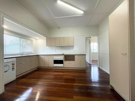 38A Clifton Street, 4304, Booval Qld - Photo 4