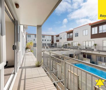 Excellent 1-Bedroom Apartment: Pool Access, Storage & Two Car Parks... - Photo 3