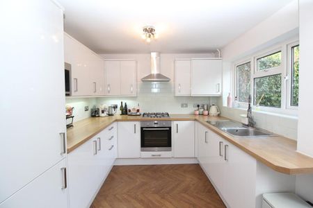 3 bedroom terraced house to rent - Photo 5