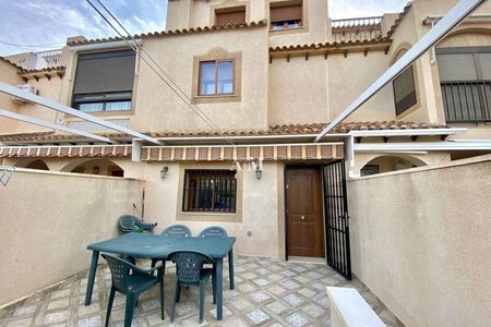 Alquiler de casa o chalet en Urbanizaciones - Photo 2