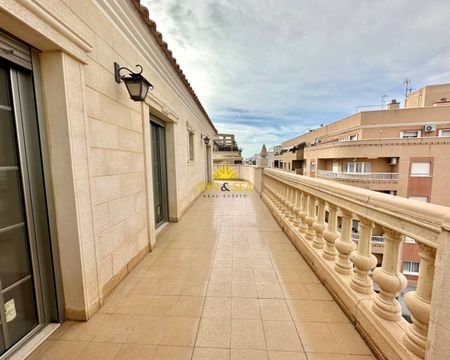 NEW 4 BEDROOM PENTHOUSE WITH SUNROOF FOR RENT IN TORREVIEJA - ALICANTE - Photo 2