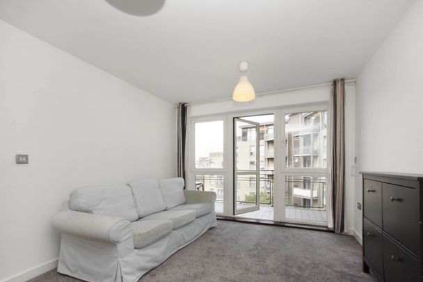 Price £1,700 pcm - Available 07/01/2026 - Part Furnished - Photo 1