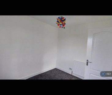 2 bedroom semi-detached house to rent - Photo 2