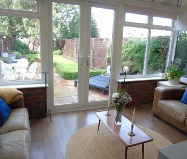 3 bedroom end of terrace house to rent - Photo 2