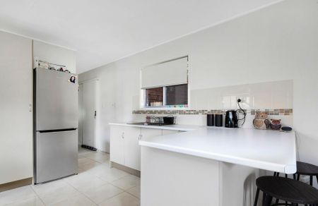 Modern & Stylish Unit - Photo 4