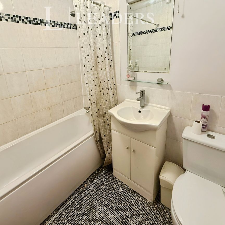 property to rent Albert Road, Beeston, Nottingham, NG9 - Photo 1