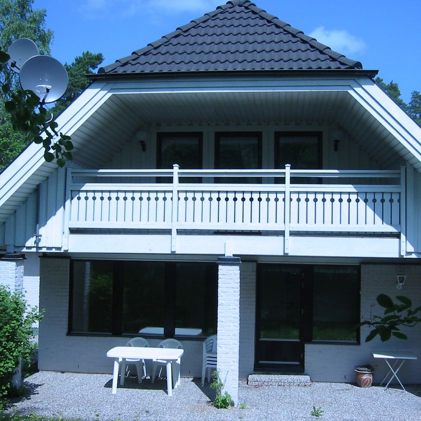 VILLA I DANDERYD UTHYRES - Photo 1