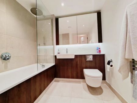 2 Bedroom 2 Bathroom Flat1614 - Photo 5