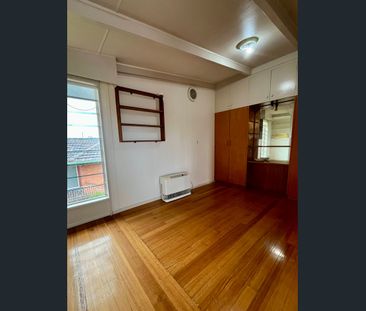 Double Storey Mid Century Style Sun drenched Family Home with large... - Photo 6