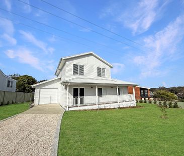 HAMPTON STYLE HOME WITH A TOUCH OF ELEGANCE - Photo 6