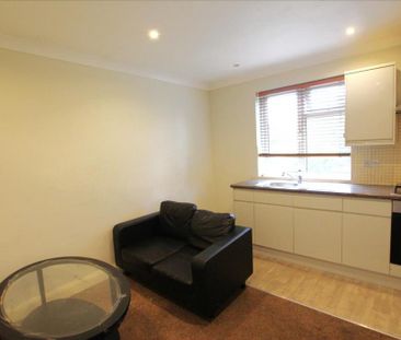 2 bedroom maisonette to rent - Photo 6