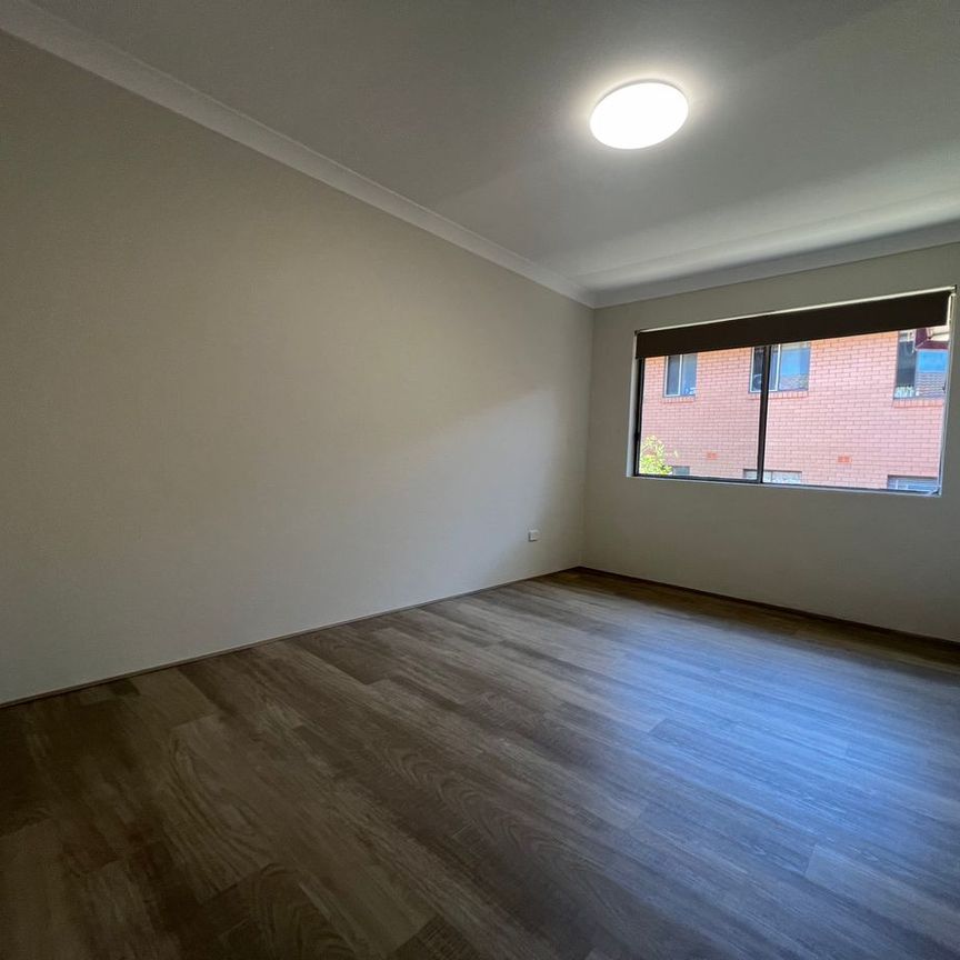 Renovated unit Perfectly Positioned in the Heart of Punchbowl - Photo 1