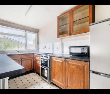 2 Bed Flat, Fulmead Road, RG30 - Photo 5