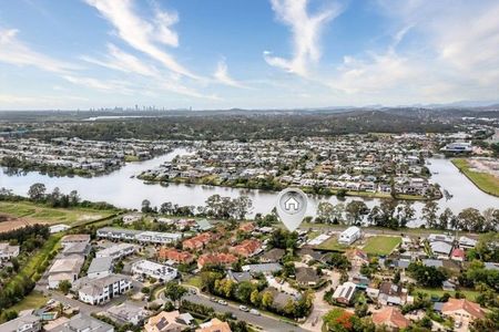 Freshly painted 3 bedoom home opposite the Coomera River - Photo 3