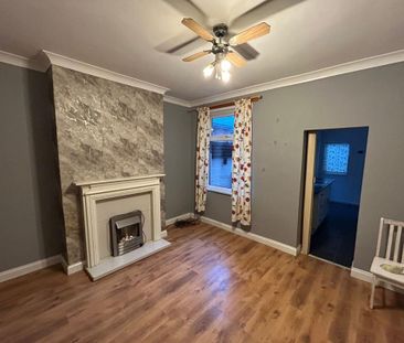 2 bedroom terraced house to rent - Photo 2