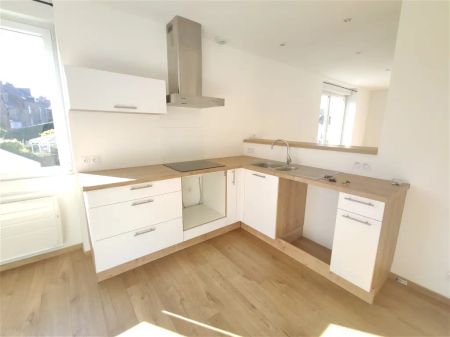 Location appartement 4 pièces - 76m² à Fougeres (35300) - Photo 3