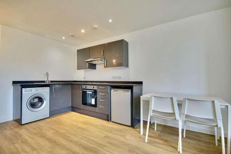 Isambard Brunel Road, Portsmouth, PO1 - Photo 5