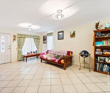 Spacious Townhouse In Prime Fairy Meadow Location - Photo 1