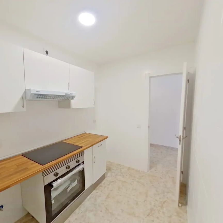 Piso de alquiler en Centro - Photo 1