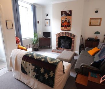2 bedroom terraced house to rent - Photo 2
