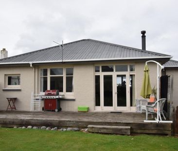 Windsor 3 Bedroom Family Home - Photo 4