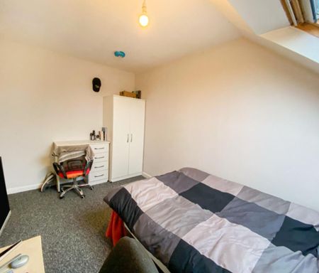 3 bedroom apartment to rent - Photo 2