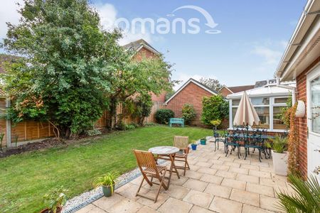 4 bedroom detached house to rent - Photo 2