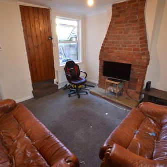 3 Bedroom Terraced House for Rent on Hartley Street - Photo 2