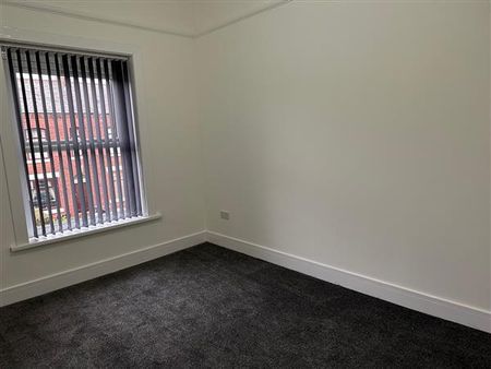 3 Bedroom Terraced House For Rent in Belgrave Road, Manchester - Photo 3