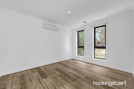 16 Kumara Circuit, South Morang. - Photo 4