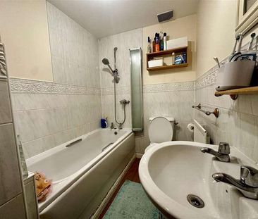 Boundary Walk, Knowle, Fareham, PO17 - Photo 6