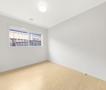 Stylish Family Home in Prime Williams Landing Location - Photo 2