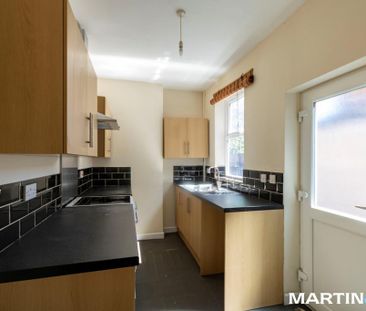 2 bedroom terraced house to rent - Photo 4