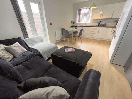 Sheil Road, L6 - Photo 3