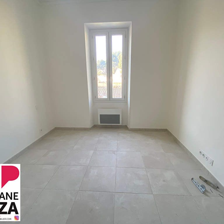 Appartement 3 pièces 52m2 MARSEILLE 11EME 750 euros - Photo 2