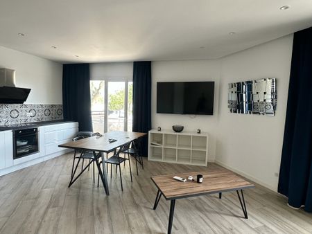 Location Appartement 3 pièces 63m² TOULON 83000 - Photo 2