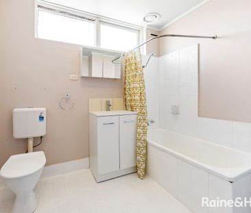 Modern 2-Bedroom Flat in the Heart of St Albans - Photo 4