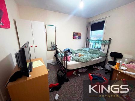 5 bedroom semi-detached house to rent - Photo 3