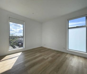 “Perfectly Positioned Within A Moments Walk to Everything” - Photo 4